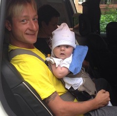 Евгений Плющенко с сыном. Фото из Instagram