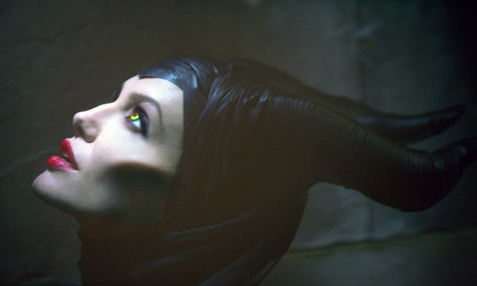 Анджелина Джоли в образе злой ведьмы