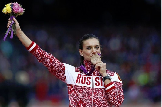 Елена Исинбаева стала трехкрастной чемпионкой мира