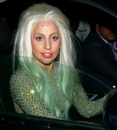  Леди Гага копирует Бритни Спирс?