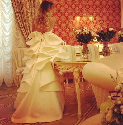 Алёна Водонаева предстала в свадебном платье!