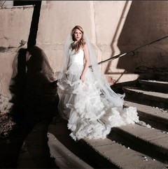 Шакира примерила свадебное платье