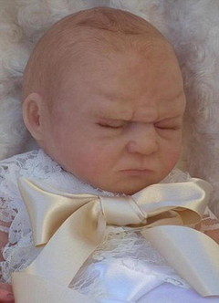 Куклу принца Джорджа продали за 1650 фунтов