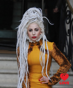 Леди Гага станет главной героиней скандальной книги