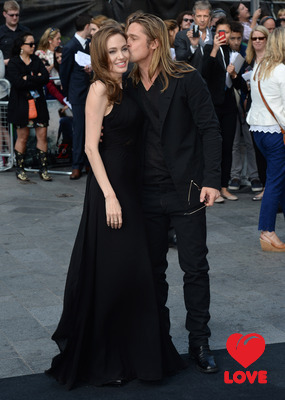 Анджелина Джоли подарила мужу эксклюзивные швейцарские часы