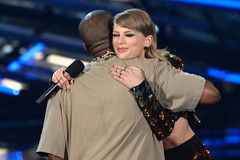 Тейлор Свифт и Канье Уэст VMA 2015 Тейлор Свифт и Канье Уэст VMA 2015