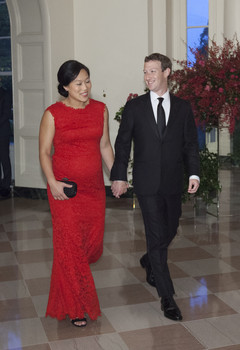 Марк Цукерберг со своей женой