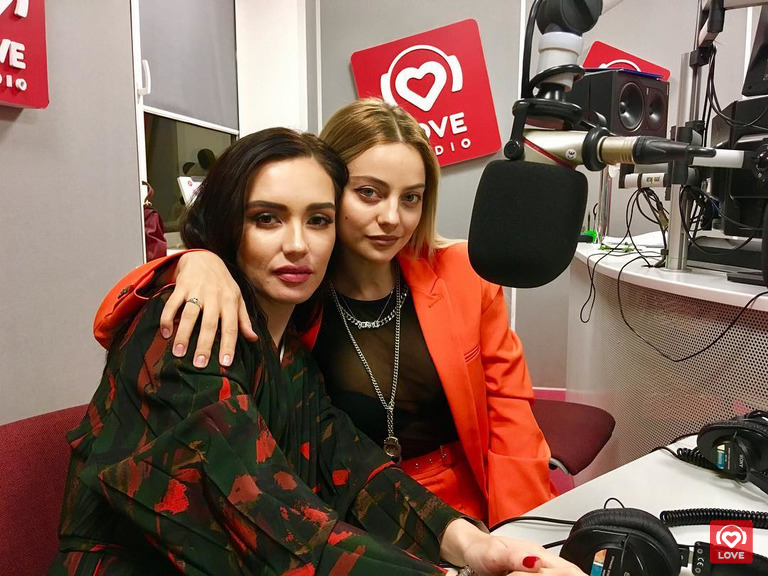 Ольга Серябкина и Катя Кищук в студии Love Radio