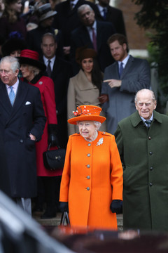 Королева Елизавета II, принц Филипп, принц Гарри, Меган Маркл и другие члены королевской семьи