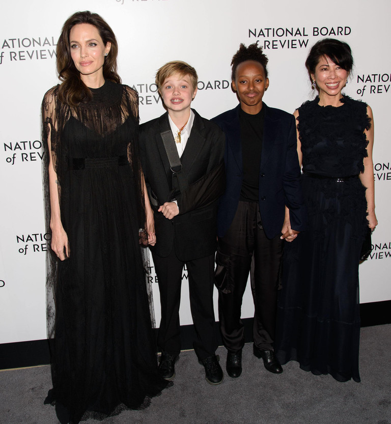Анджелина Джоли с дочерьми и Лун Ун