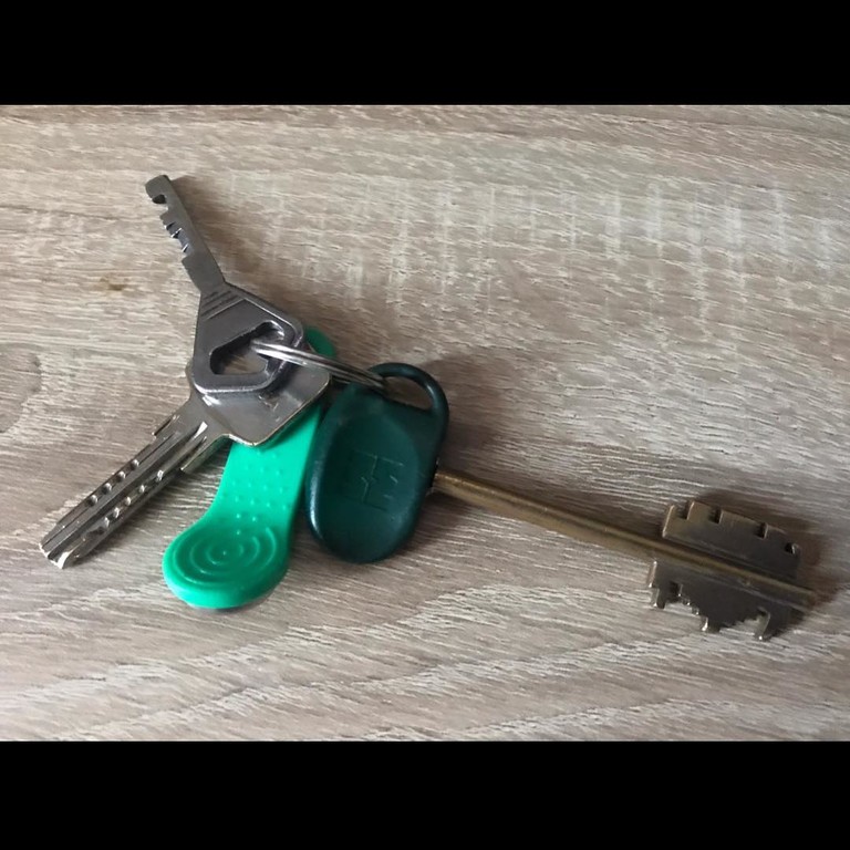 Ключи от новой квартиры Антона Богославского