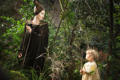 Анджелина Джоли и Вивьен в «Малефисенте»