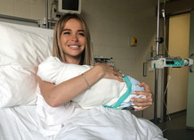 Анна Хилькевич с новорожденной дочерью