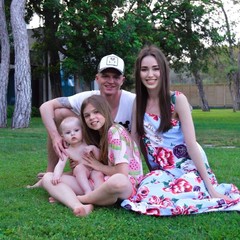 Анастасия Костенко и Дмитрий Тарасов с дочками