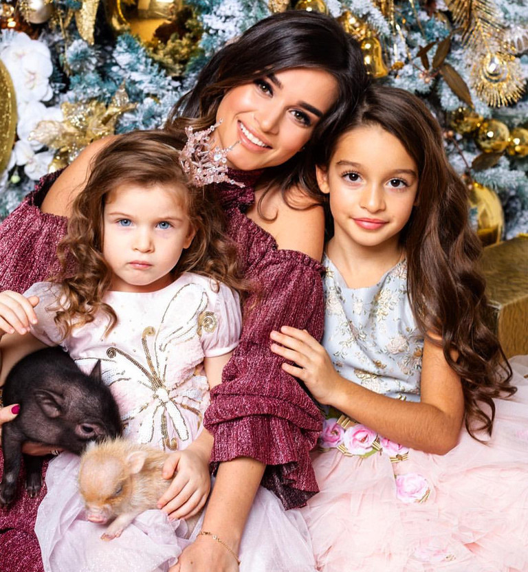 Ксения Бородина с дочерьми