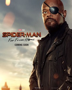 Сэмюэл Л. Джексон на постере фильма «Человек-паук: Вдали от дома»