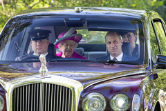 Королева Елизавета II, Кейт Миддлтон и принц Уильям