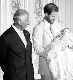 Принц Чарльз и принц Гарри с сыном Арчи