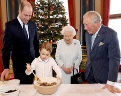 Принц Уильям, принц Джордж, Елизавета II и принц Чарльз