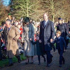 Принц Чарльз, Кейт Миддлтон, принцесса Шарлотта, принц Уильям и принц Джордж