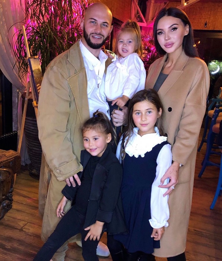 Джиган и Оксана Самойлова с детьми