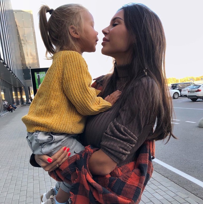 Оксана Самойлова с дочкой