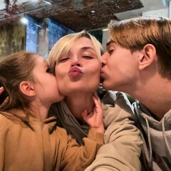 Полина Гагарина с детьми