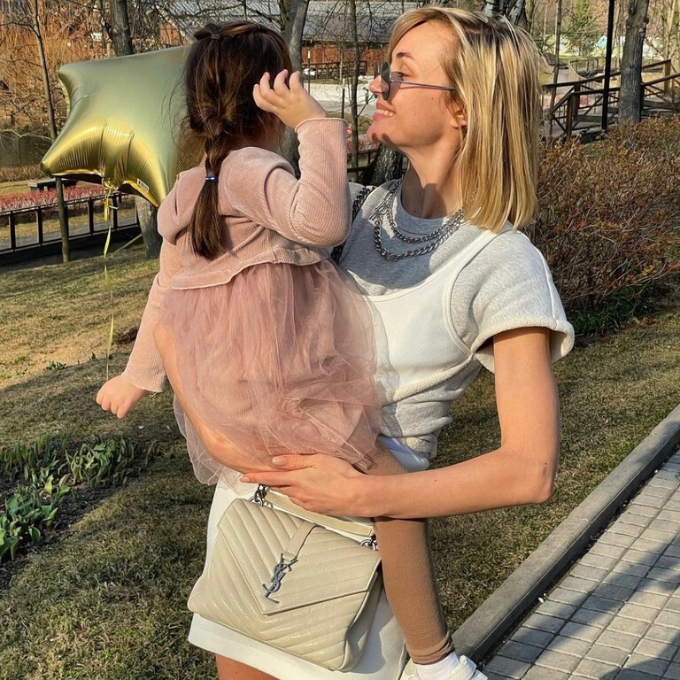 Полина Гагарина с дочкой Мией