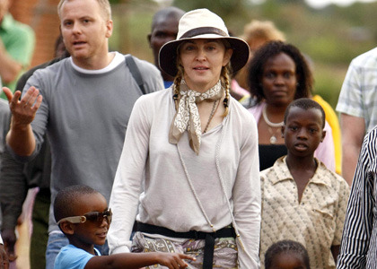 Мадонна с детьми в Малави