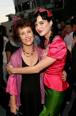 katy perry mother