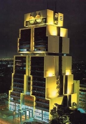 Здание-робот Бангкок