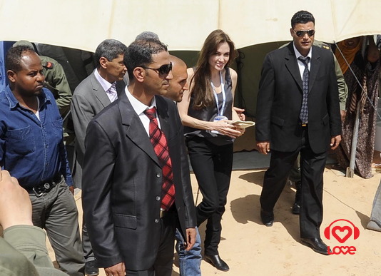 Анджелина Джоли в Ливии