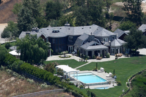 Дом, который семейство Осборнов продает за 13 миллионов долларов