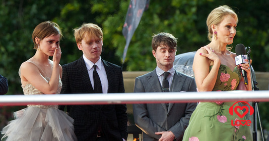 Эмма Уотсон расплакалась на премьере «Гарри Поттера»