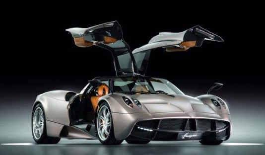 Автомобиль “Pagani Huayra”