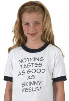 Дизайнерские футболки Кейт Мосс запретили к продаже