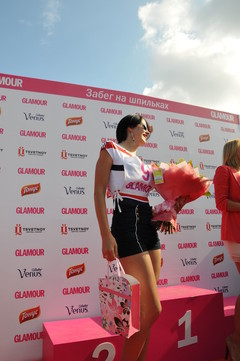 GLAMOURный забег на шпильках GLAMOURный забег на шпильках