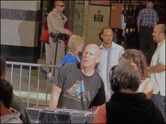 Брюс Уиллис на съемках фильма «Ставьте на фаворита». 