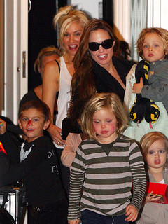 Анджелина Джоли сводила детей в гости к Гвен Стефани