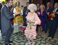85-летняя герцогиня Альба вышла замуж в третий раз 85-летняя герцогиня Альба вышла замуж в третий раз
