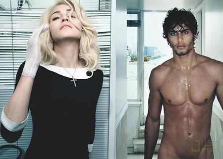 Экс-любовник выложил в сеть снимки голой Мадонны