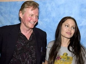 Анджелина Джоли помирилась со своим отцом