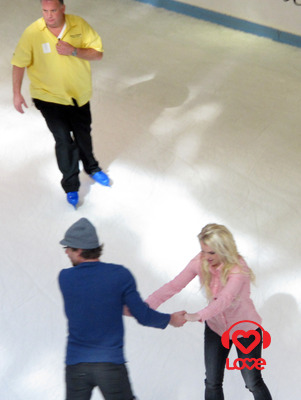 Бритни Спирс отметила свое 30-летие на коньках 