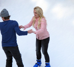 Бритни Спирс отметила свое 30-летие на коньках 