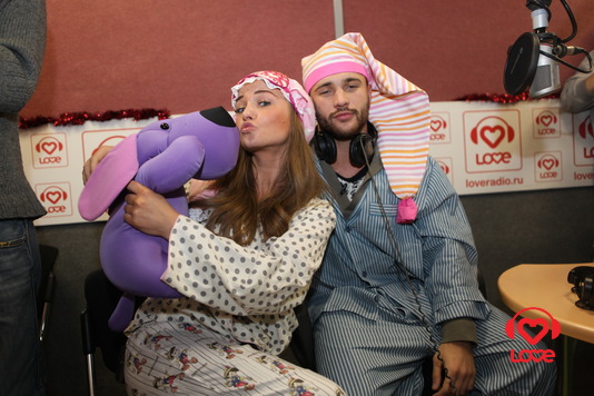 Звезды шоу Каникулы в Мексике на пижамной вечеринке LOVE RADIO!