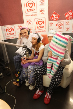Группа 5sta Family на пижамной вечеринке LOVE RADIO!