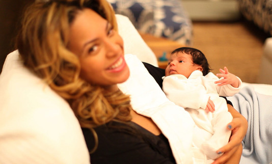Бейонсе и  Jay-Z показали первые фотографии дочери
