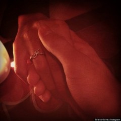 Джастин Бибер подарил кольцо