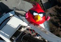 Символ Сиэтла превратили в рогатку Angry Birds