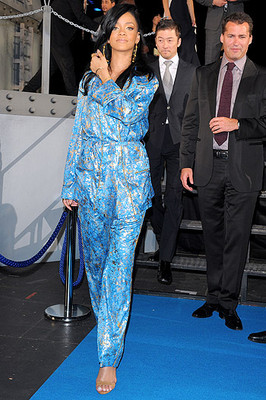Рианна пришла на премьеру своего фильма в пижаме